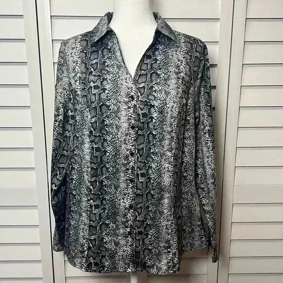 Lane Bryant Snakeskin Long Sleeve Button Down Top Size 14 - Picture 1 of 7